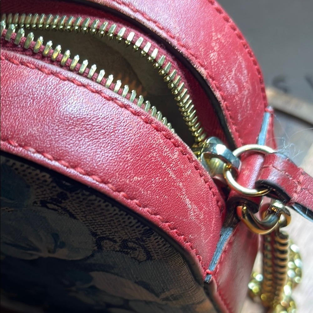 Gucci Blue and Gold Crossbody Bag with Iconic Design - Picture 8 of 17